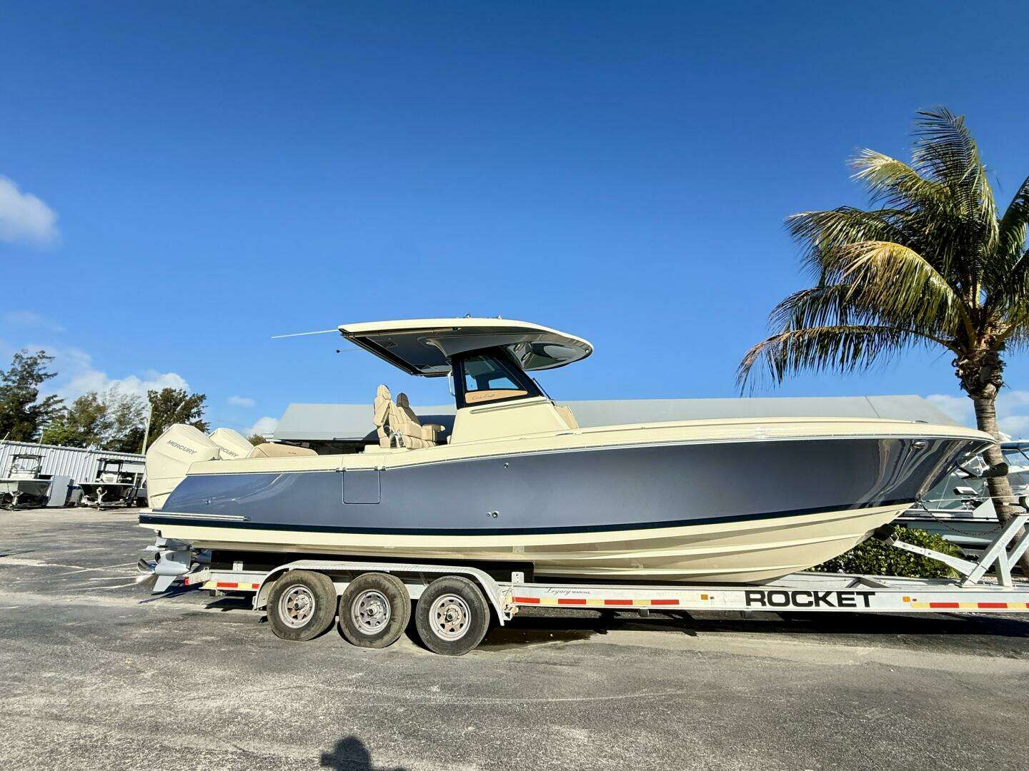 2026 Chris-Craft 31 Catalina - Image 2