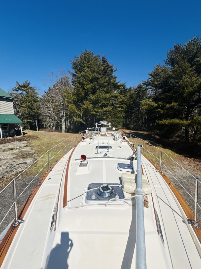 1995 Island Packet 37 - Image 25