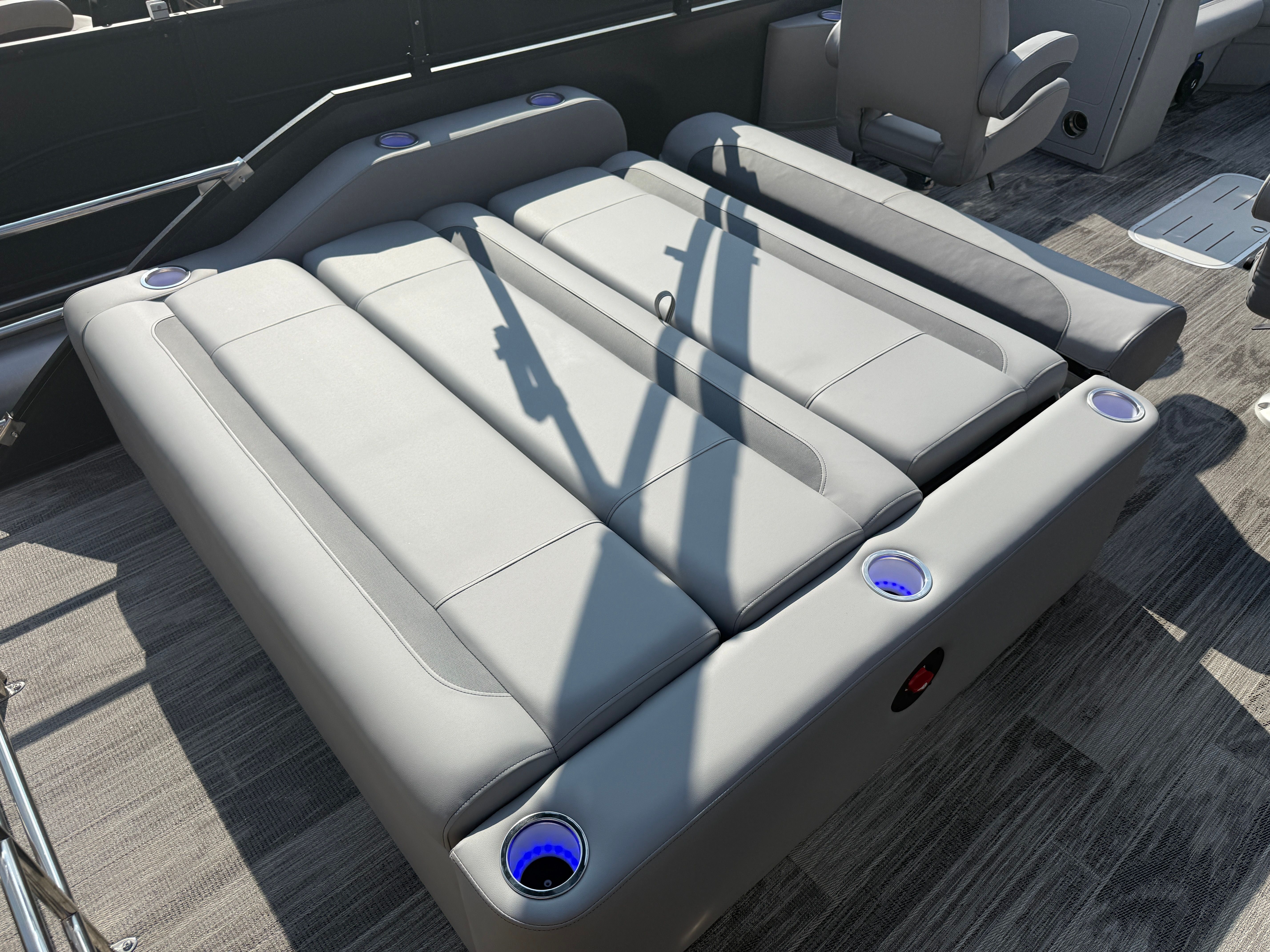 2026 Bentley Pontoons Legacy 223 Swingback Tritoon & Honda 4-Stroke EFI - 17