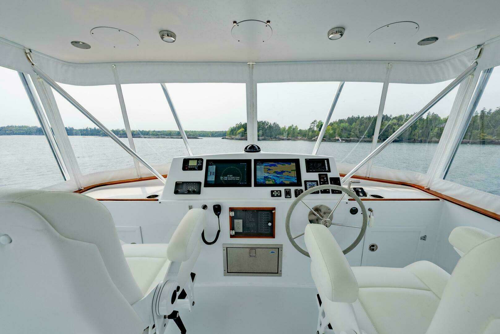 2019 Lowell Flybridge - Image 21