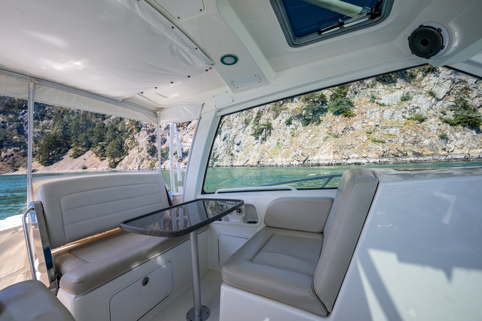 2019 Boston Whaler 345 Conquest - Image 13