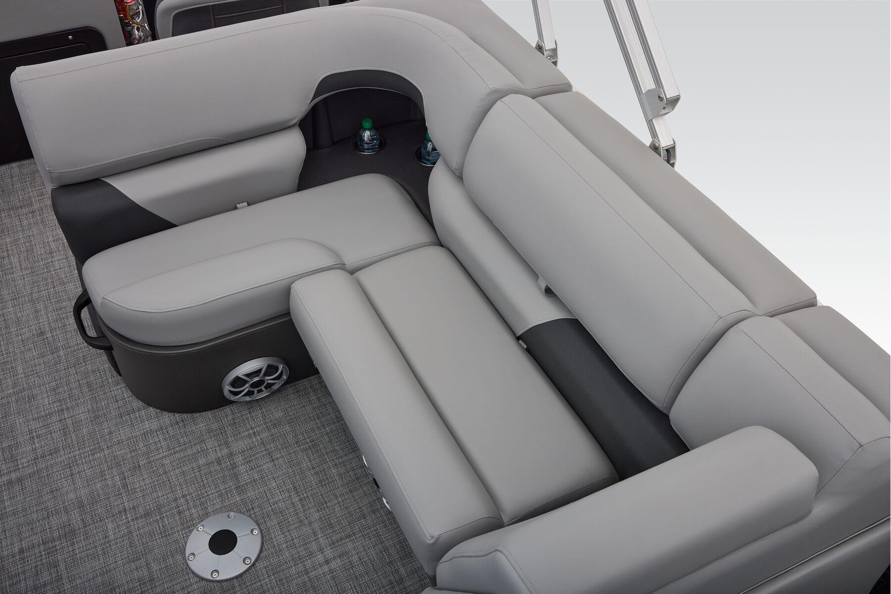2026 Sun Tracker SportFish 22 DLX - 60
