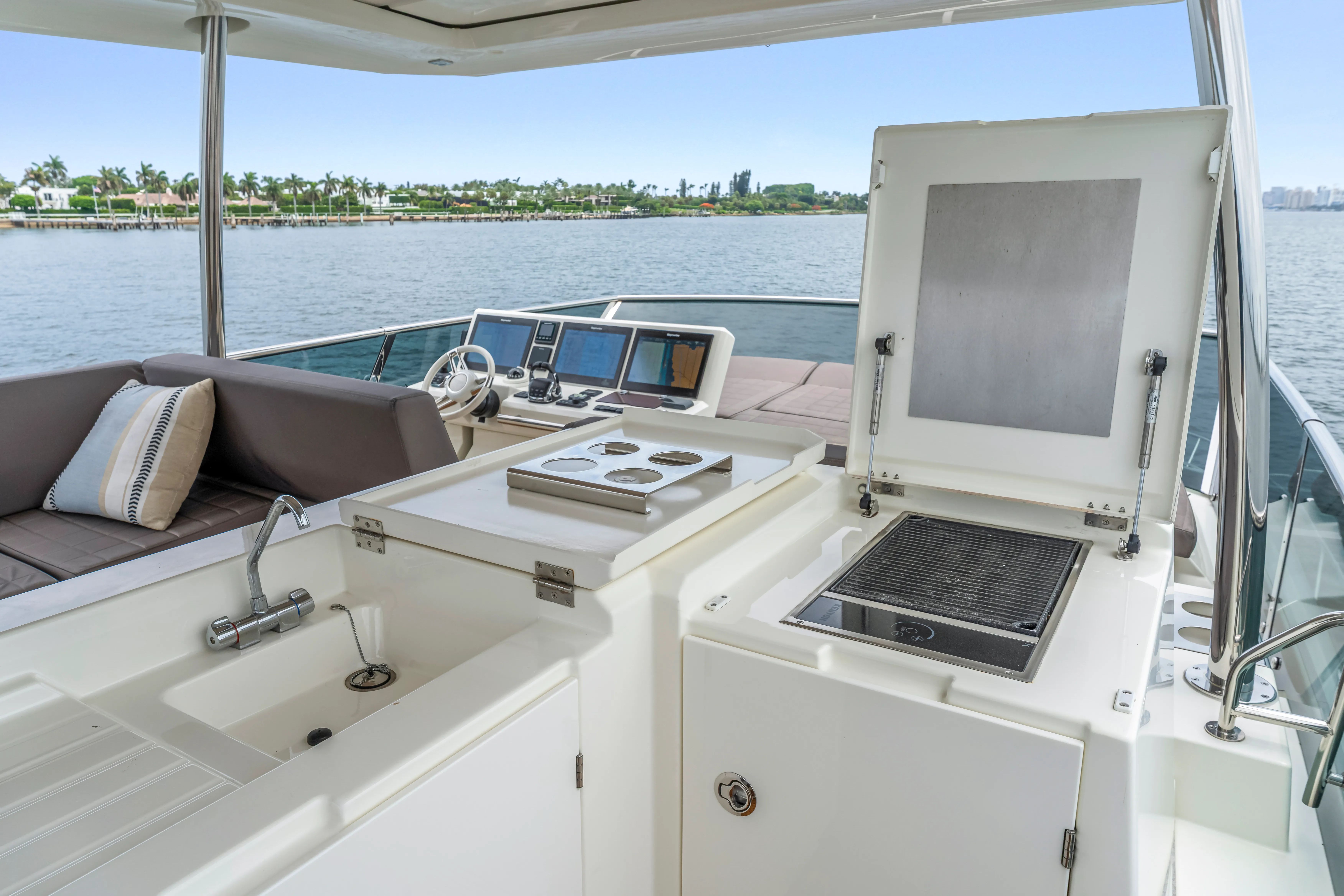 2018 Prestige 630 - Image 45