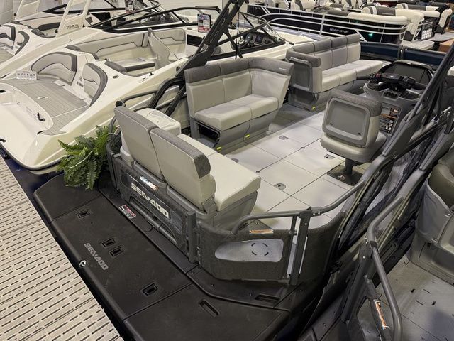 2026 Sea-Doo Switch Cruise™ 21 - 300 Hp - Tech Painted - 3