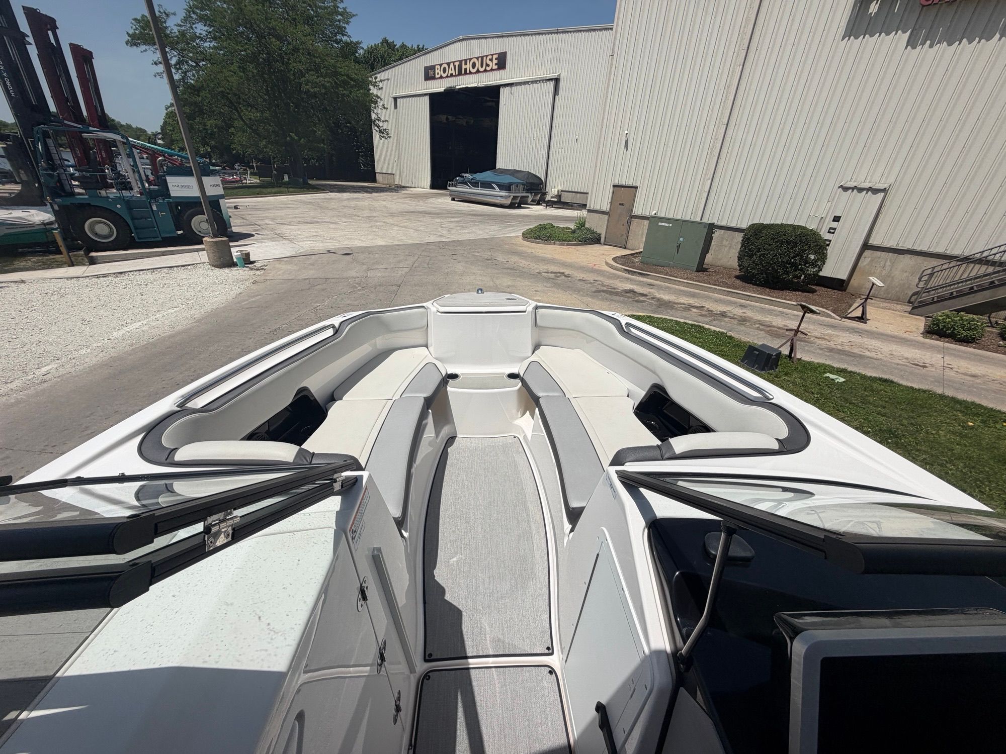 2021 Yamaha Boats AR250 - 14