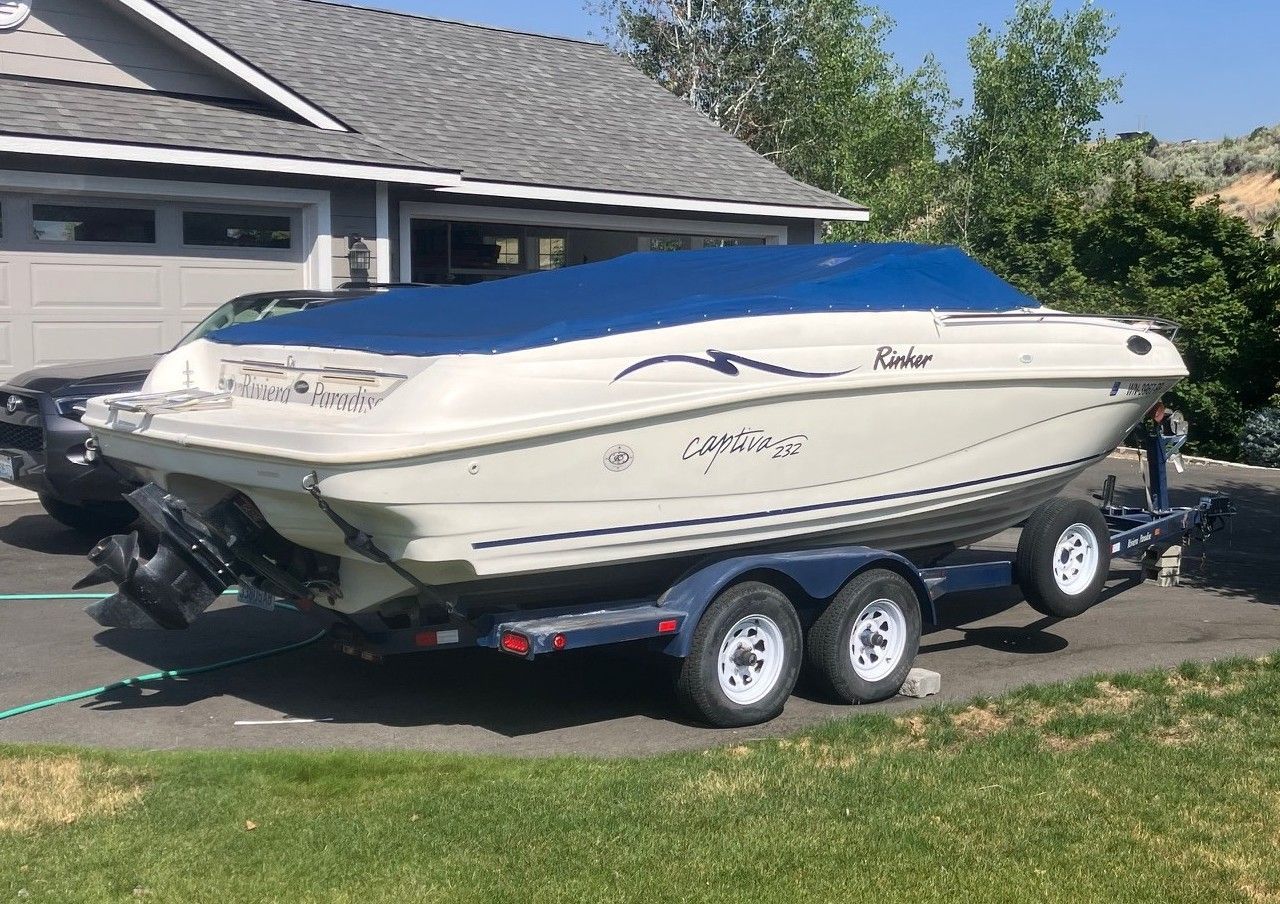 1999 Rinker Captiva 232 Cuddy - 2