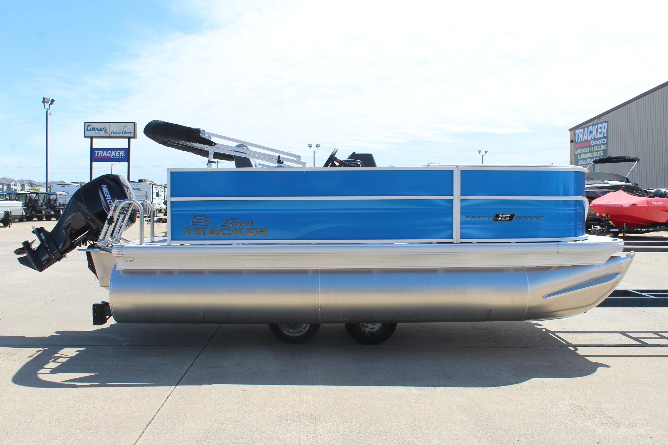 2026 Sun Tracker Party Barge 16 DLX
