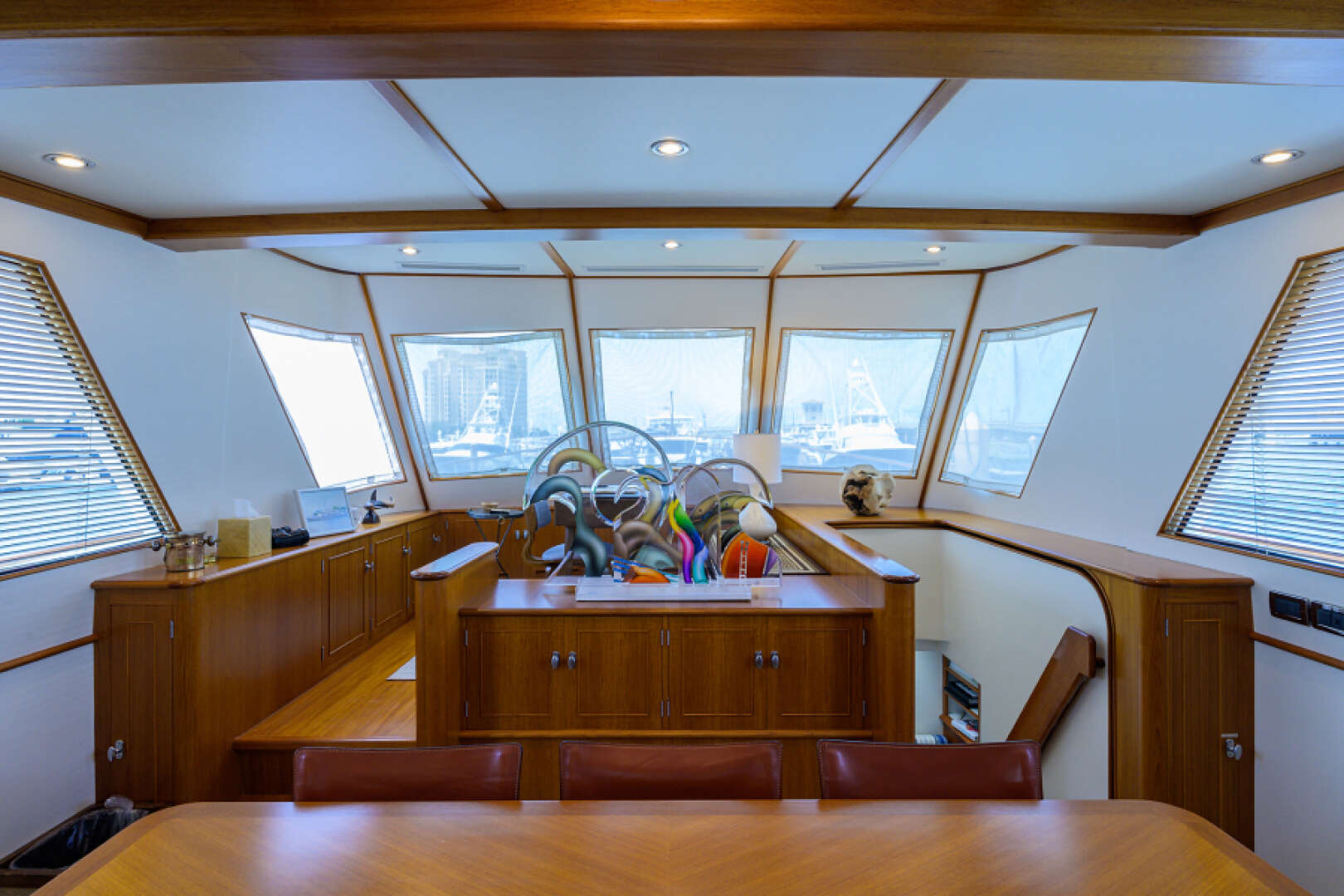 2003 New England Boatworks Enclosed Raised Pilothouse - Image 17