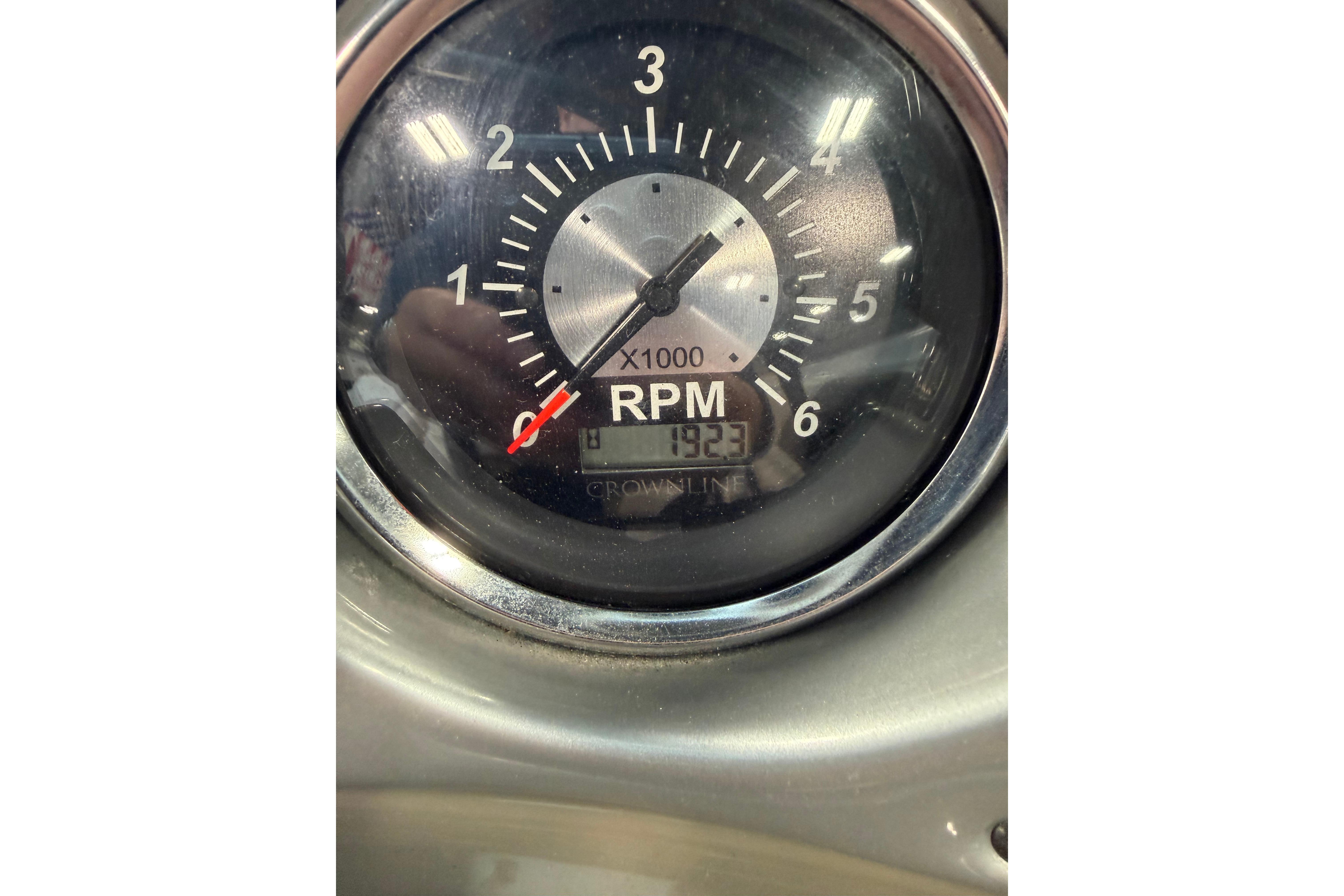 Close-up of a 2008 Crownline 220 LS RPM gauge displaying 193.3 hours.