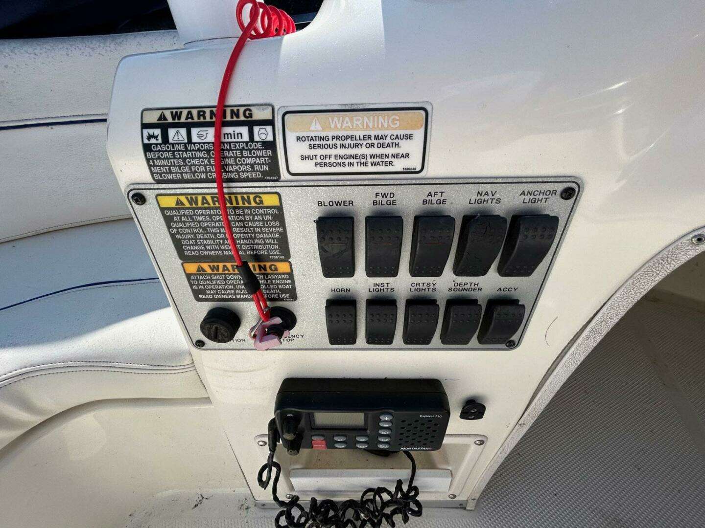 2008 Bayliner Discovery 288 - Image 20