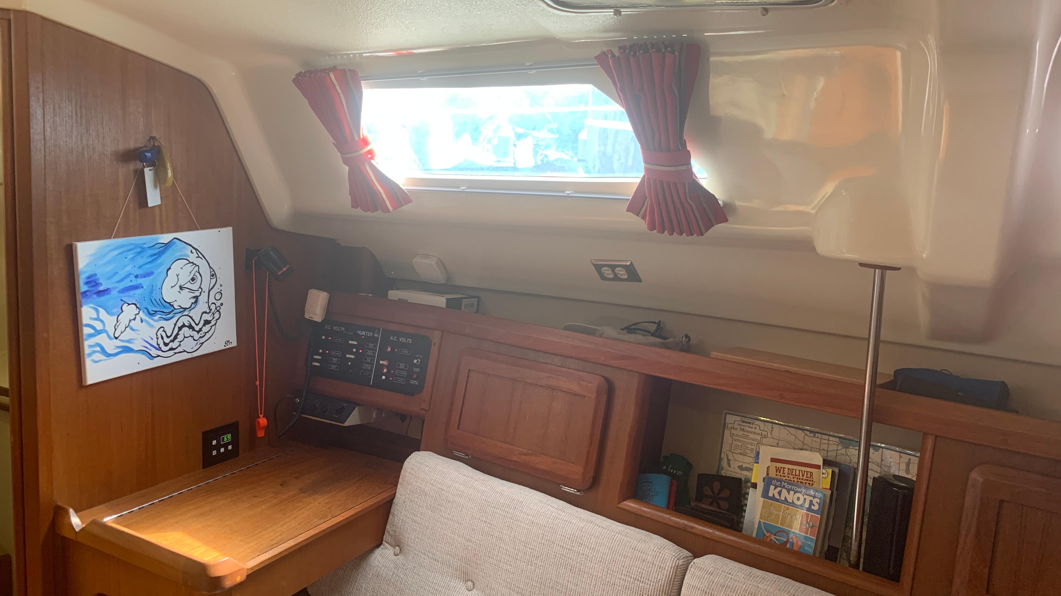 1991 Hunter 30 - 27