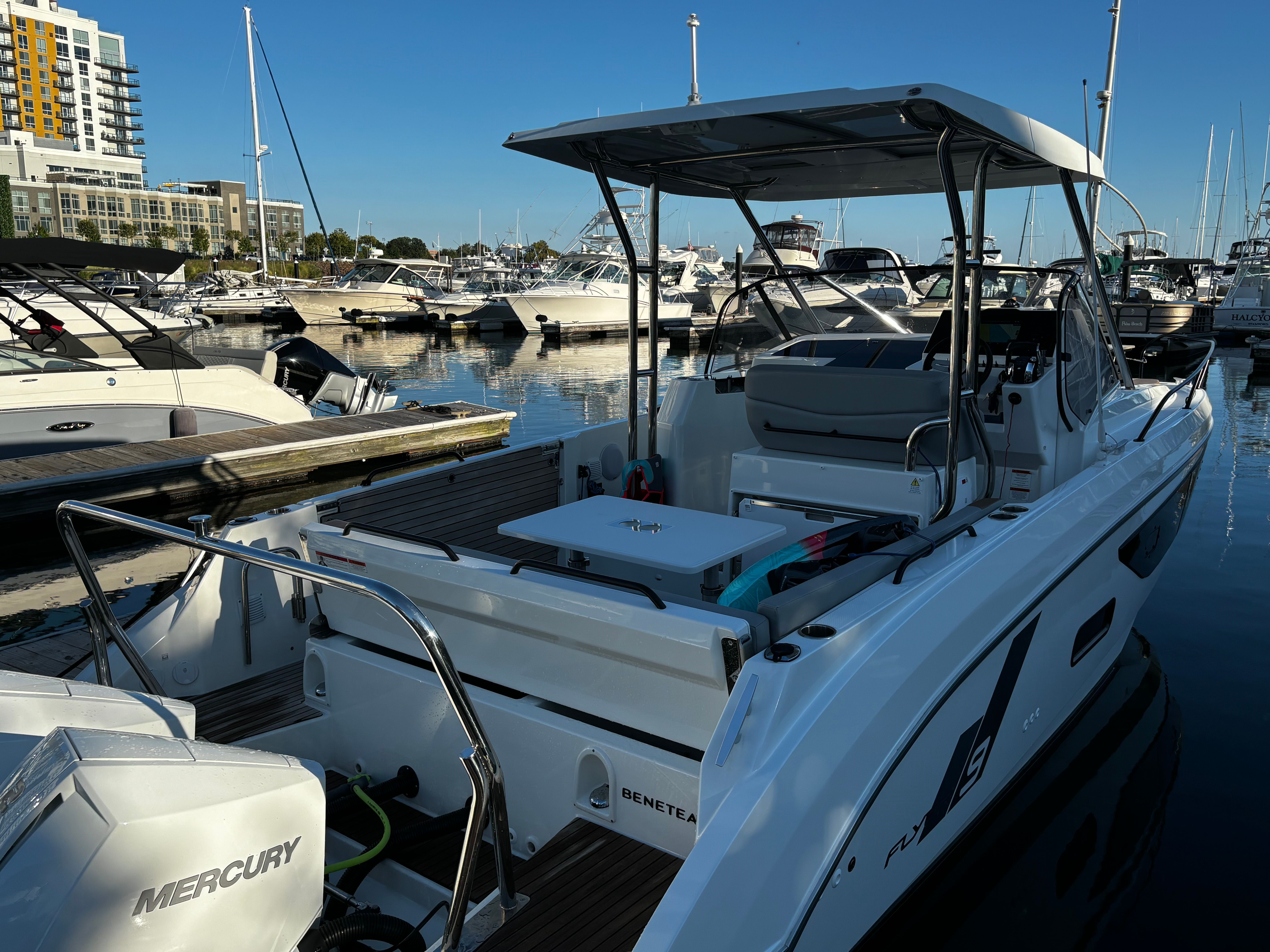 2023 Beneteau Flyer 9 SUNdeck - 7