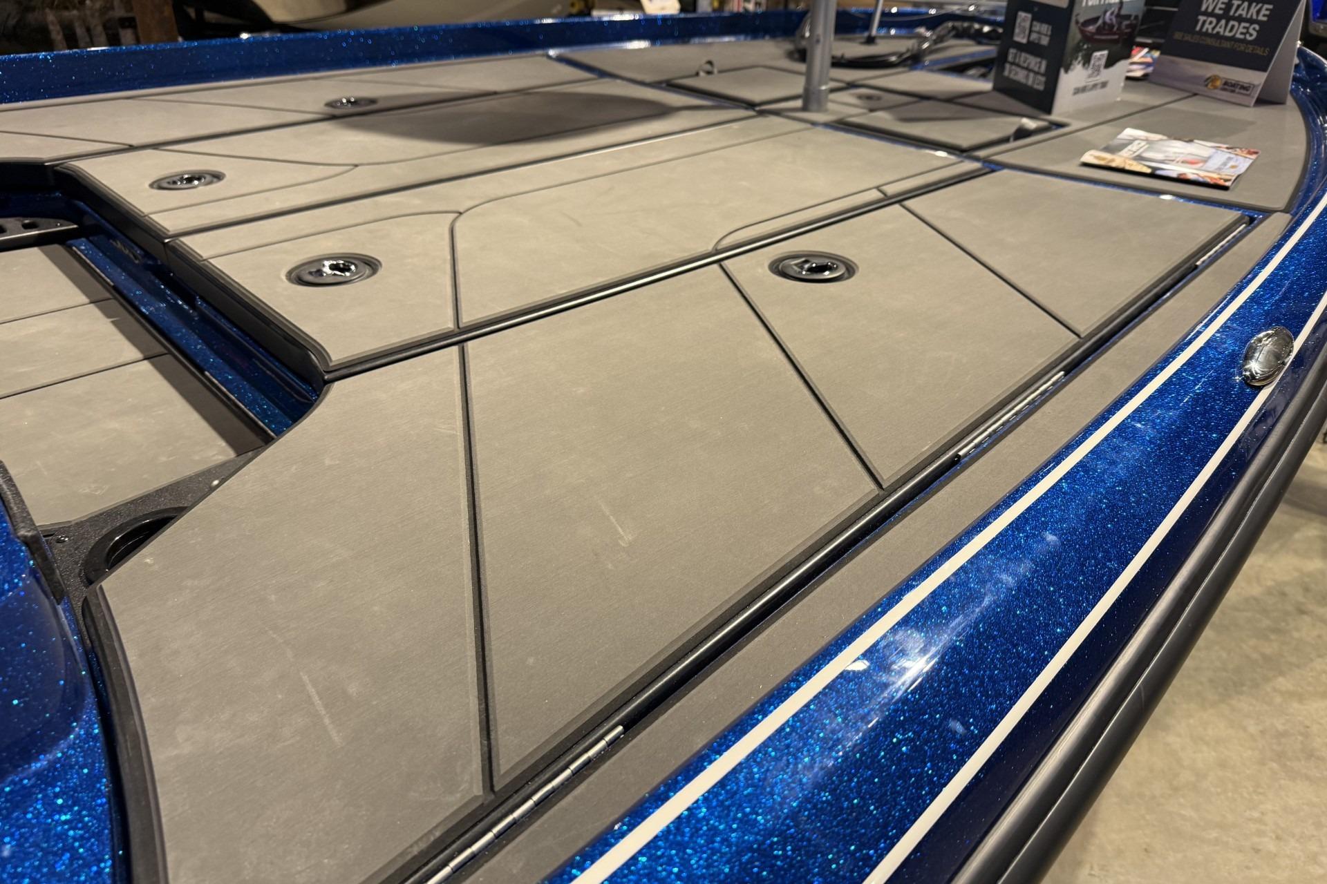 2026 Nitro Z21 XL Pro boat deck with sleek design and blue metallic finish.