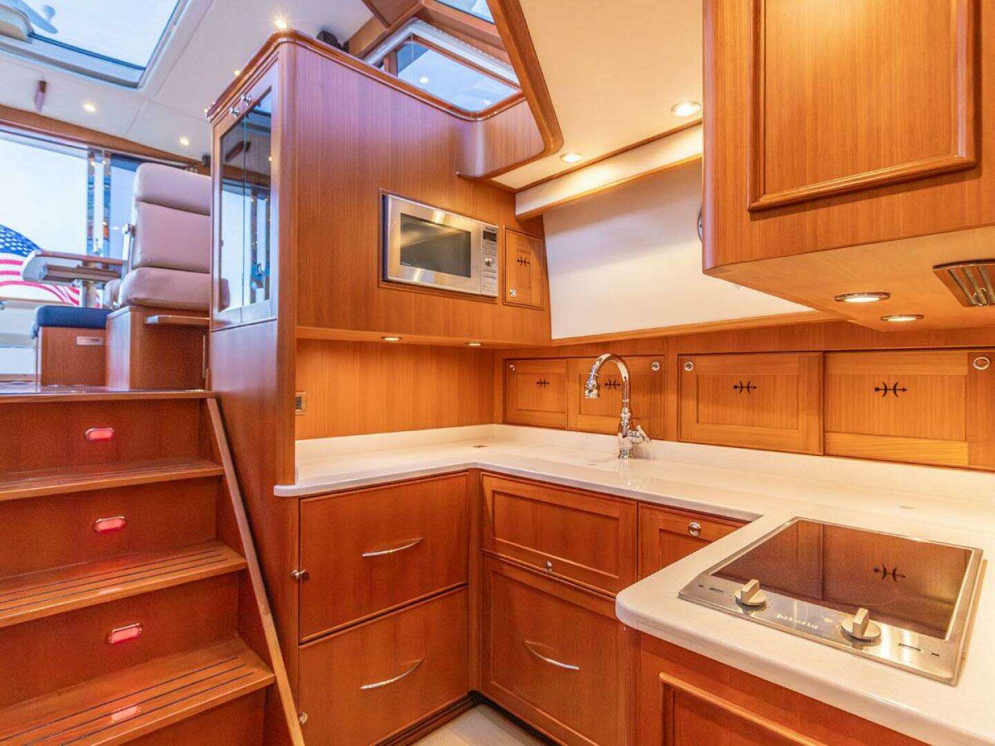 2014 Hunt Yachts — - Image 24