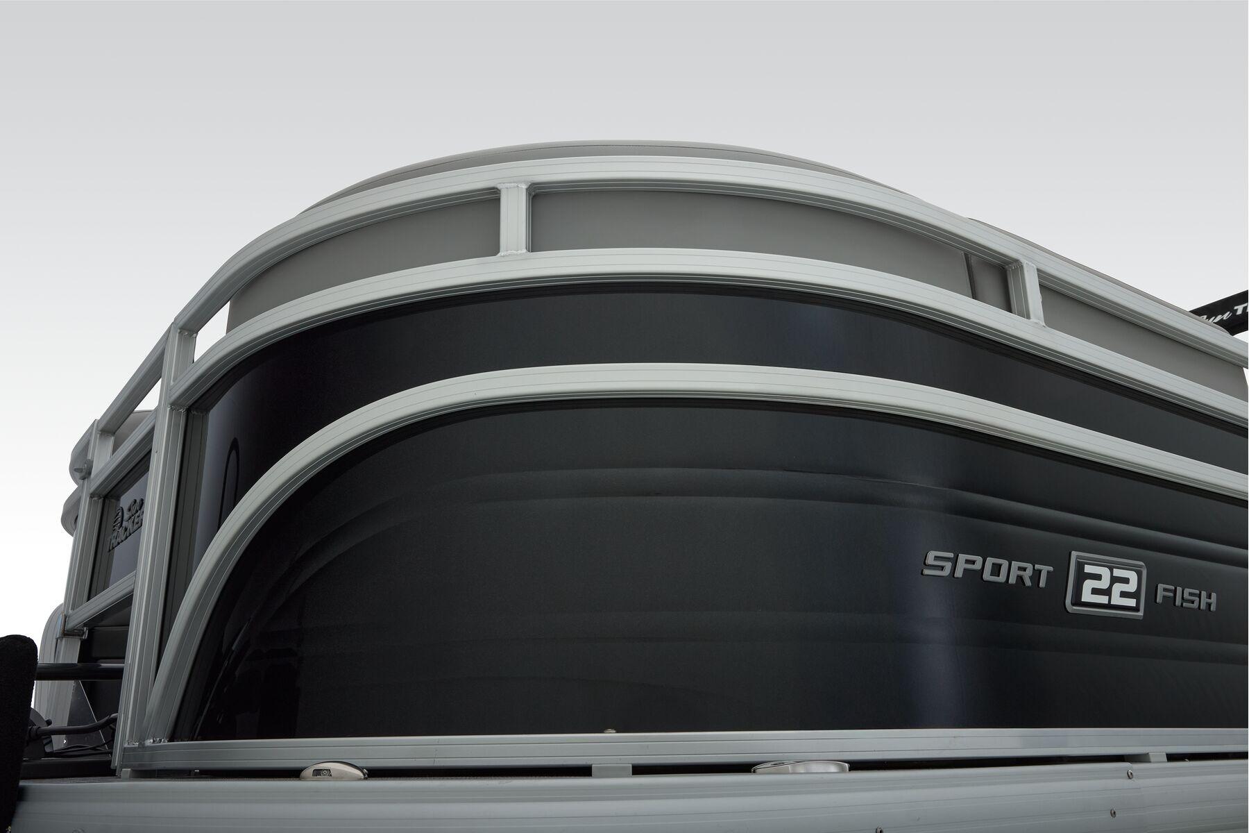 2026 Sun Tracker SportFish 22 DLX - 23