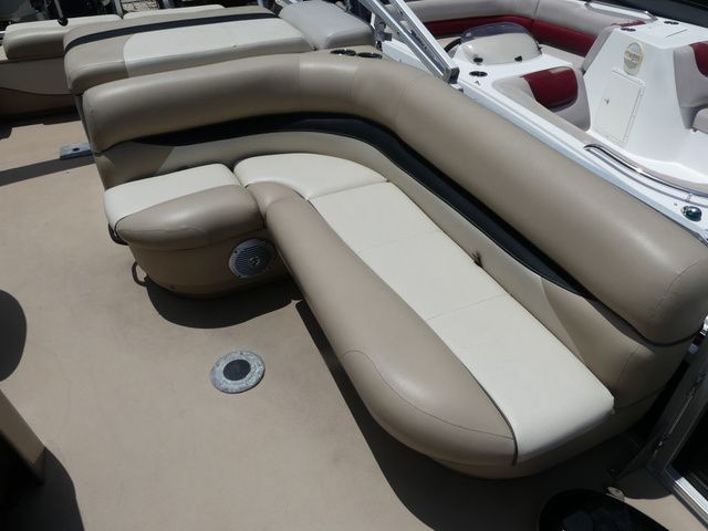 2013 Sun Tracker Fishin' Barge 22 DLX - 10