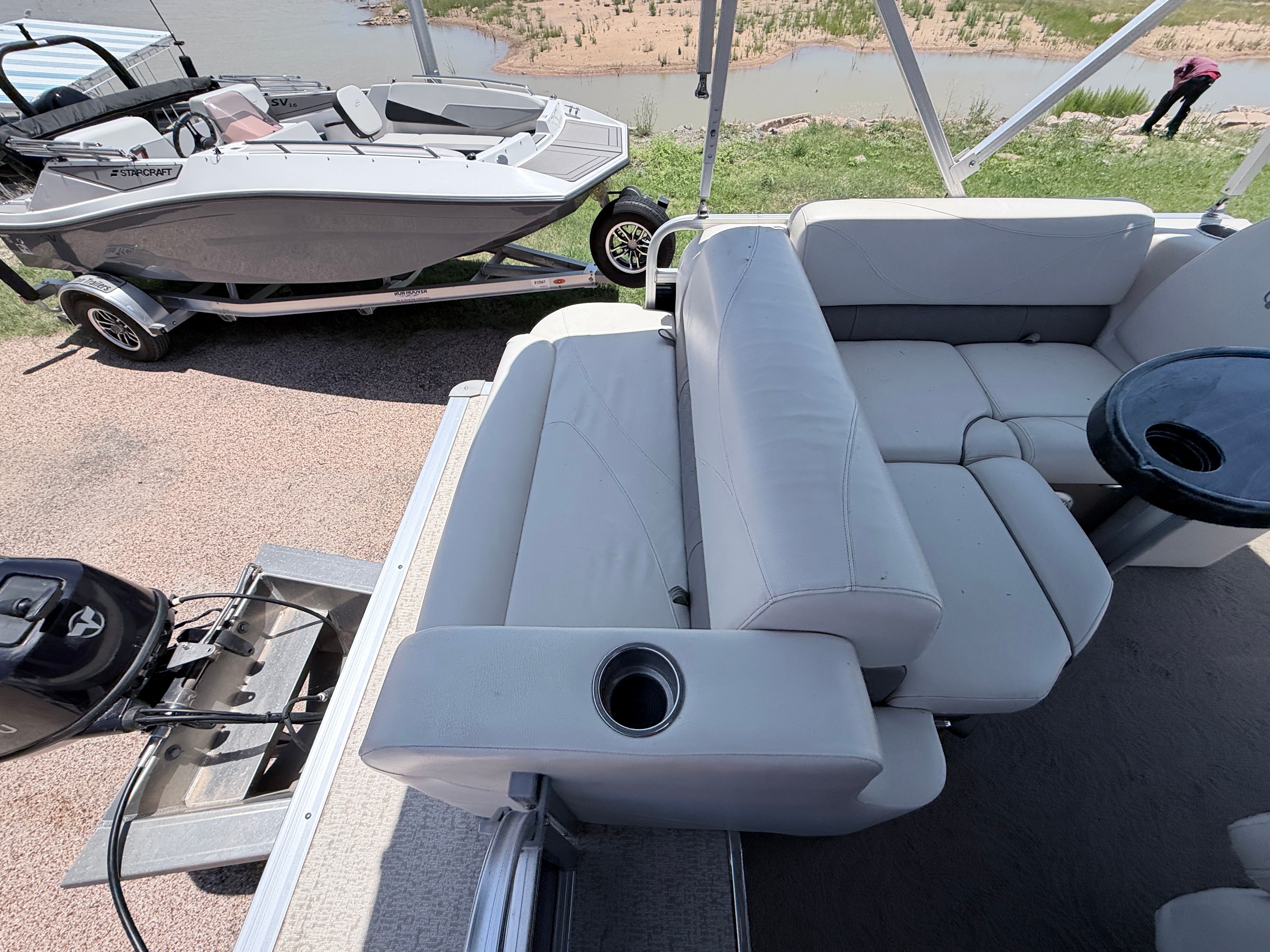2019 Tracker Tahoe - 14