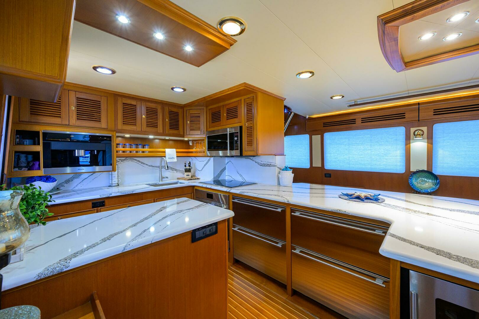 2011 Marlow 97 Explorer - Image 14