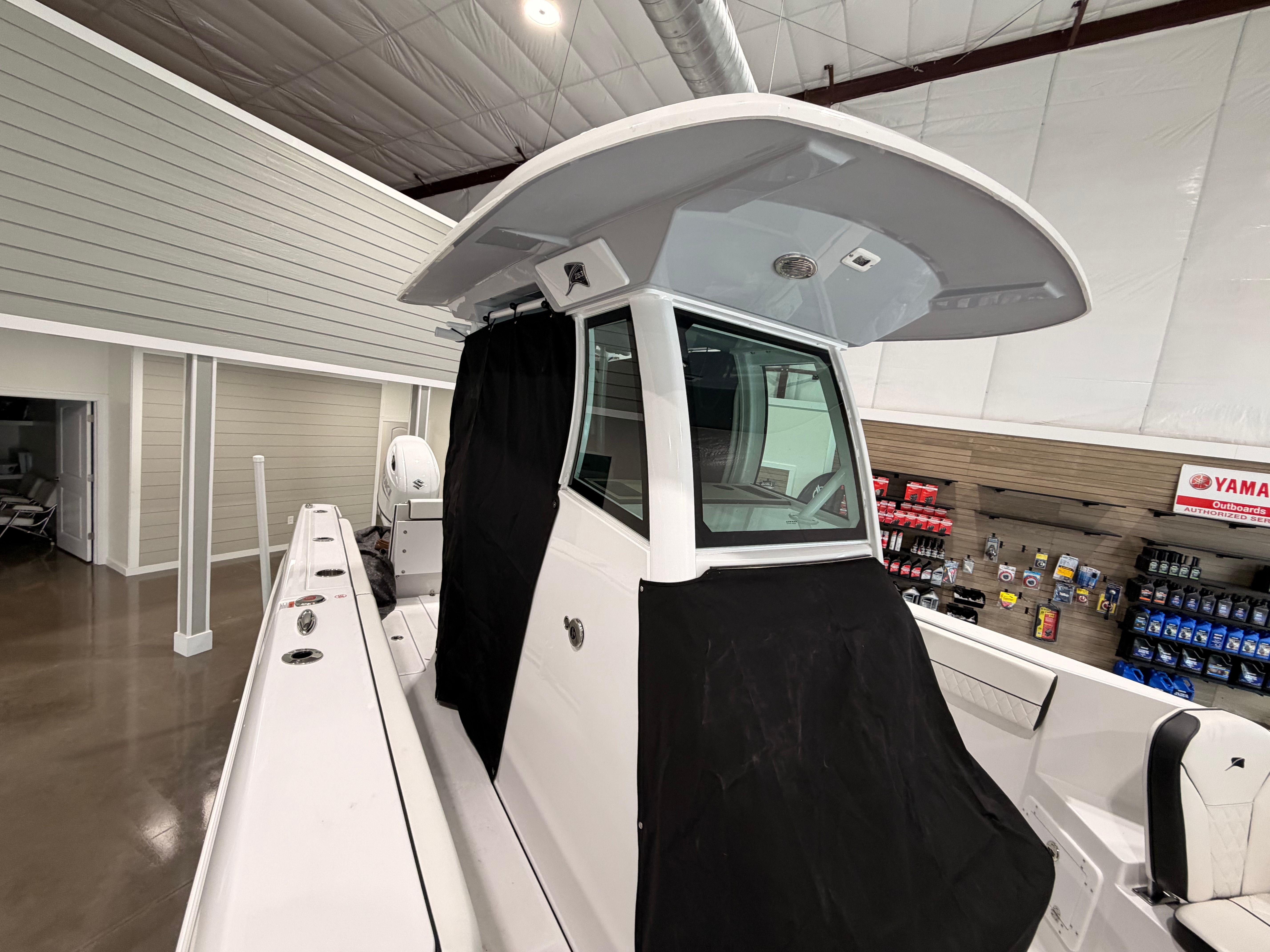 2025 Stingray 253 CC - 21