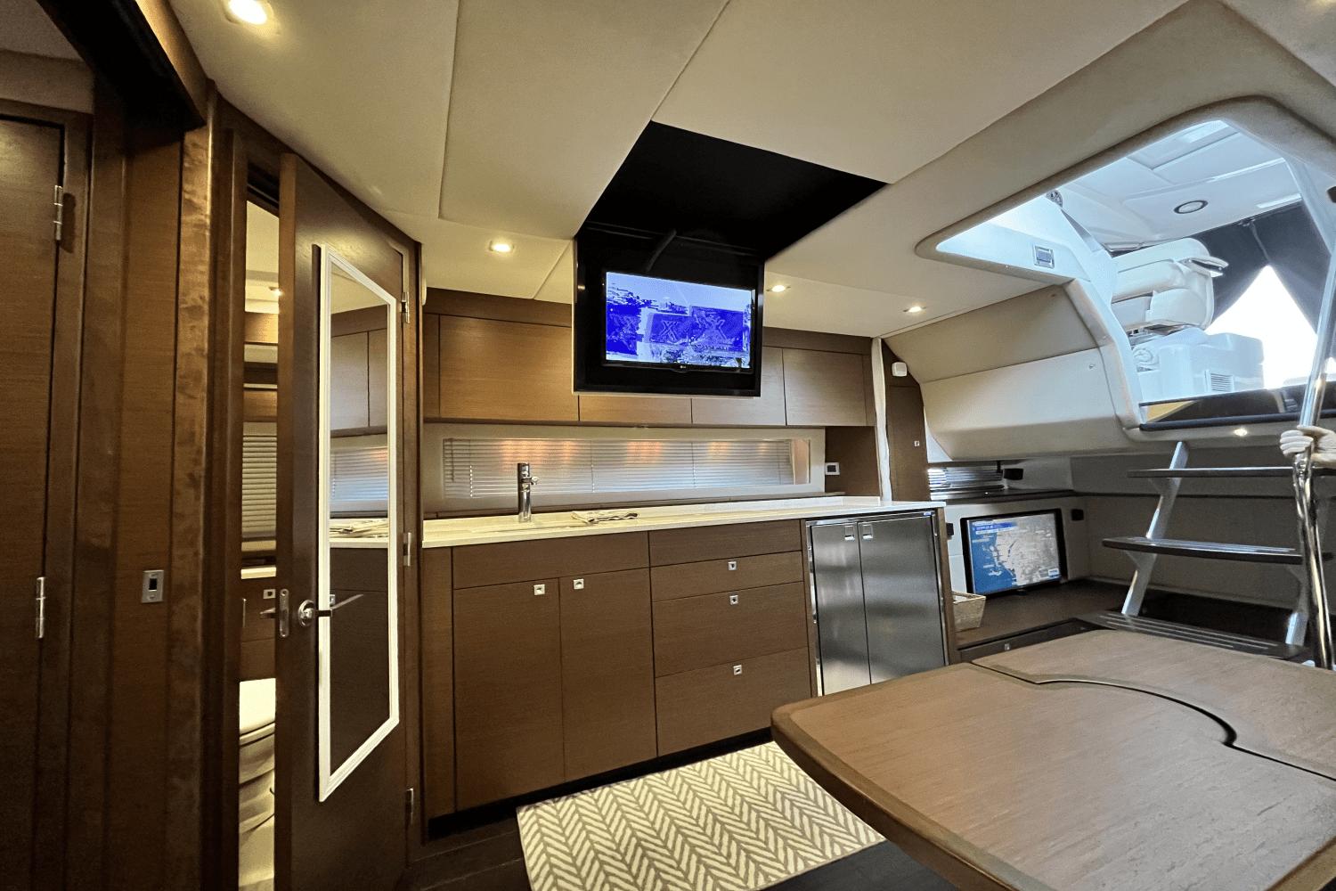 2015 Sea Ray 450 Sundancer - 34