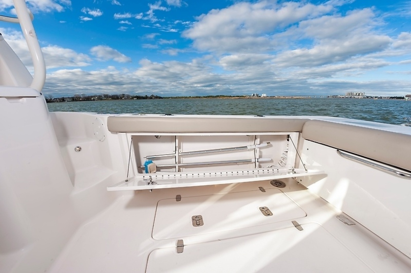 2015 Pursuit 385 OS - Image 15