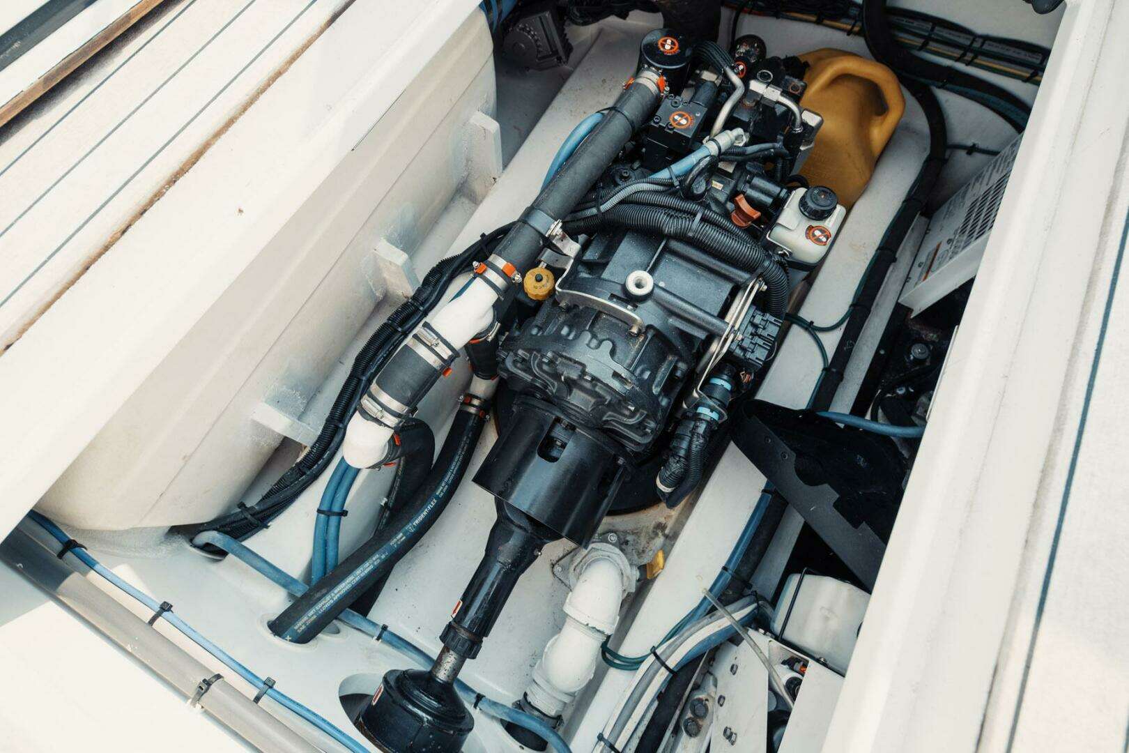 2016 F&S 40 Open Express - Image 31