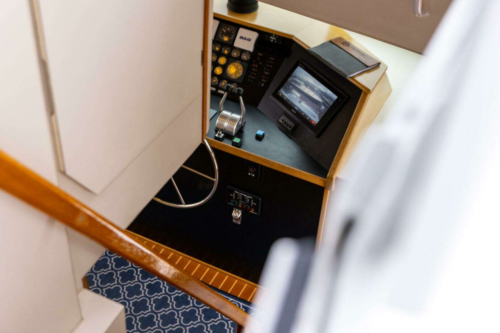 1989 Hatteras 80 Cockpit Motor Yacht - Image 14