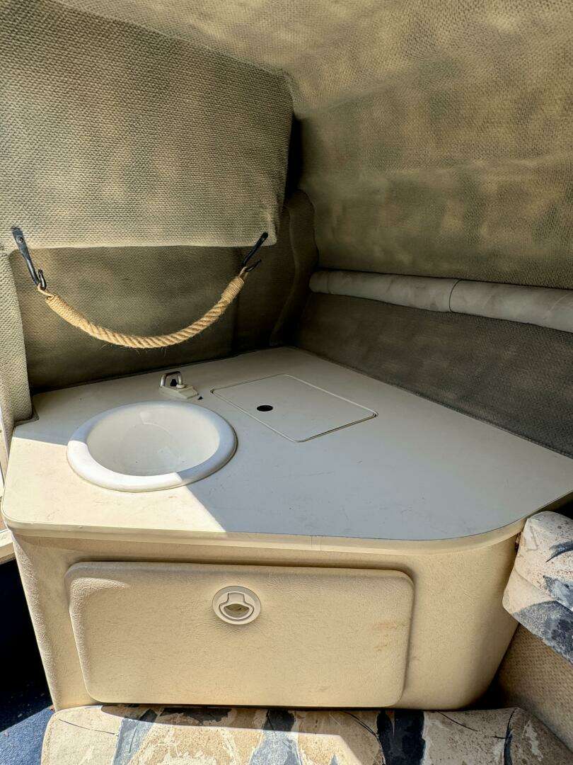 1999 Sea Ray 215 Express Cruiser - Image 58