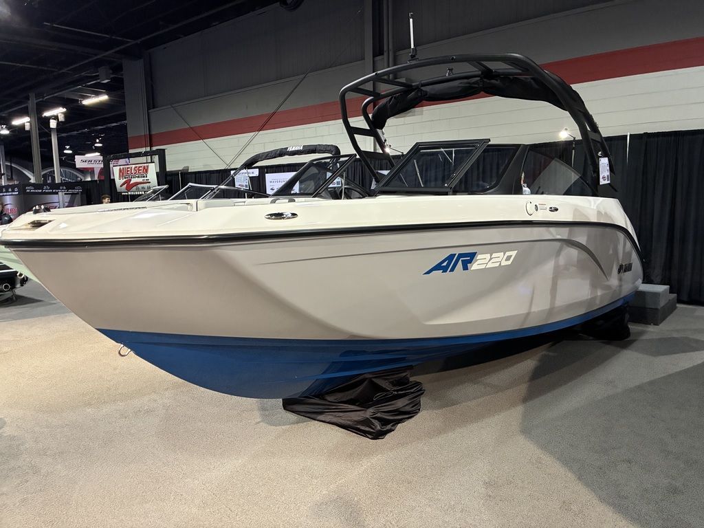 2026 Yamaha Boats AR220