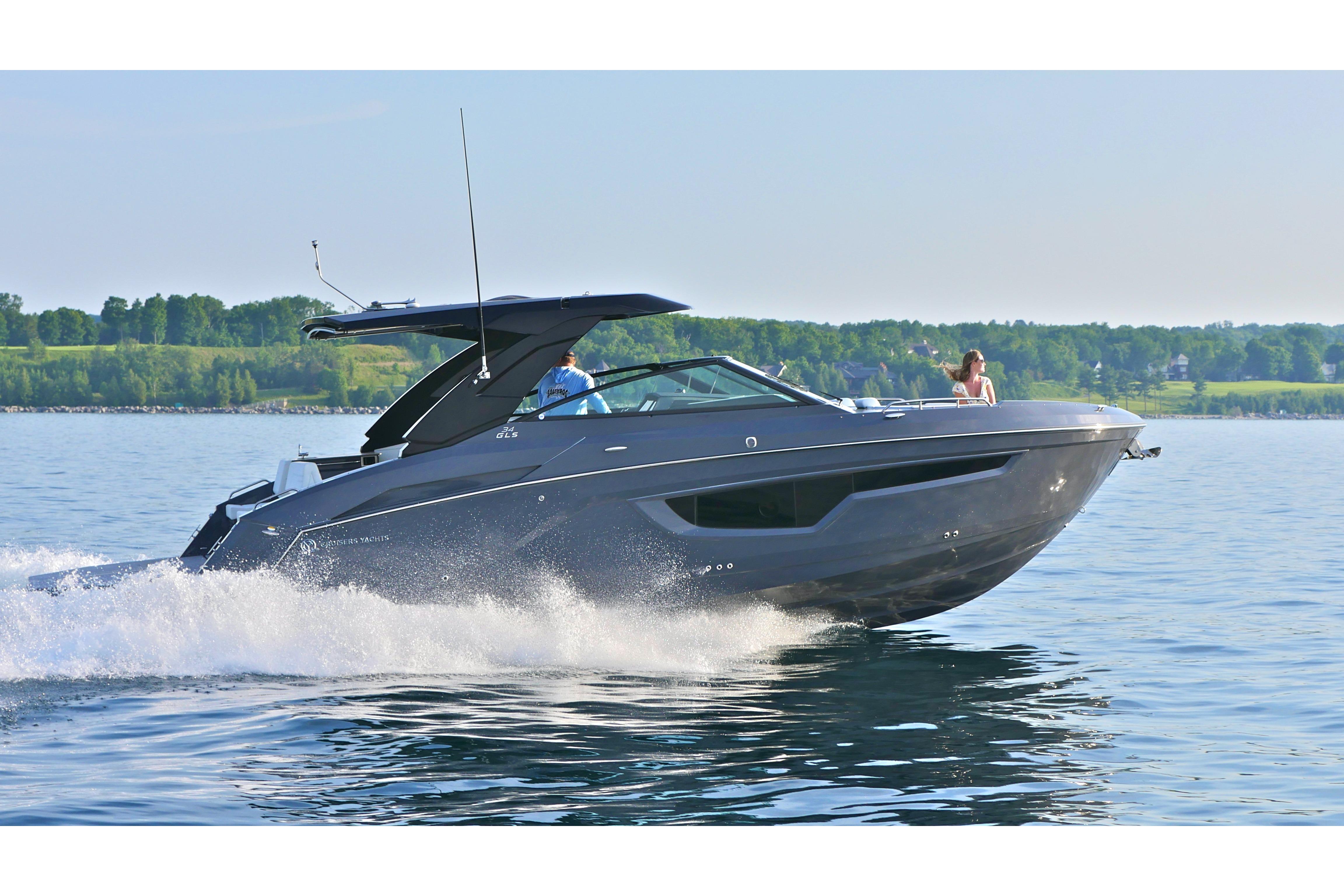2026 Cruisers Yachts 34 GLS I/O