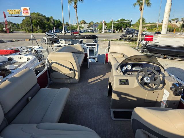 2023 Sun Tracker Party Barge 18 - 10