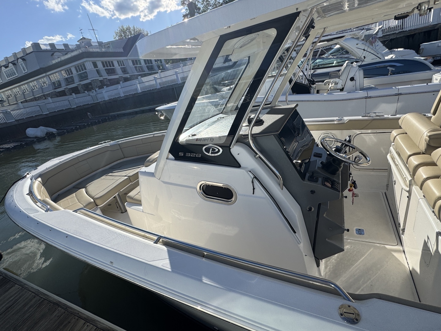 2019 Pursuit S 328 Sport - Image 6