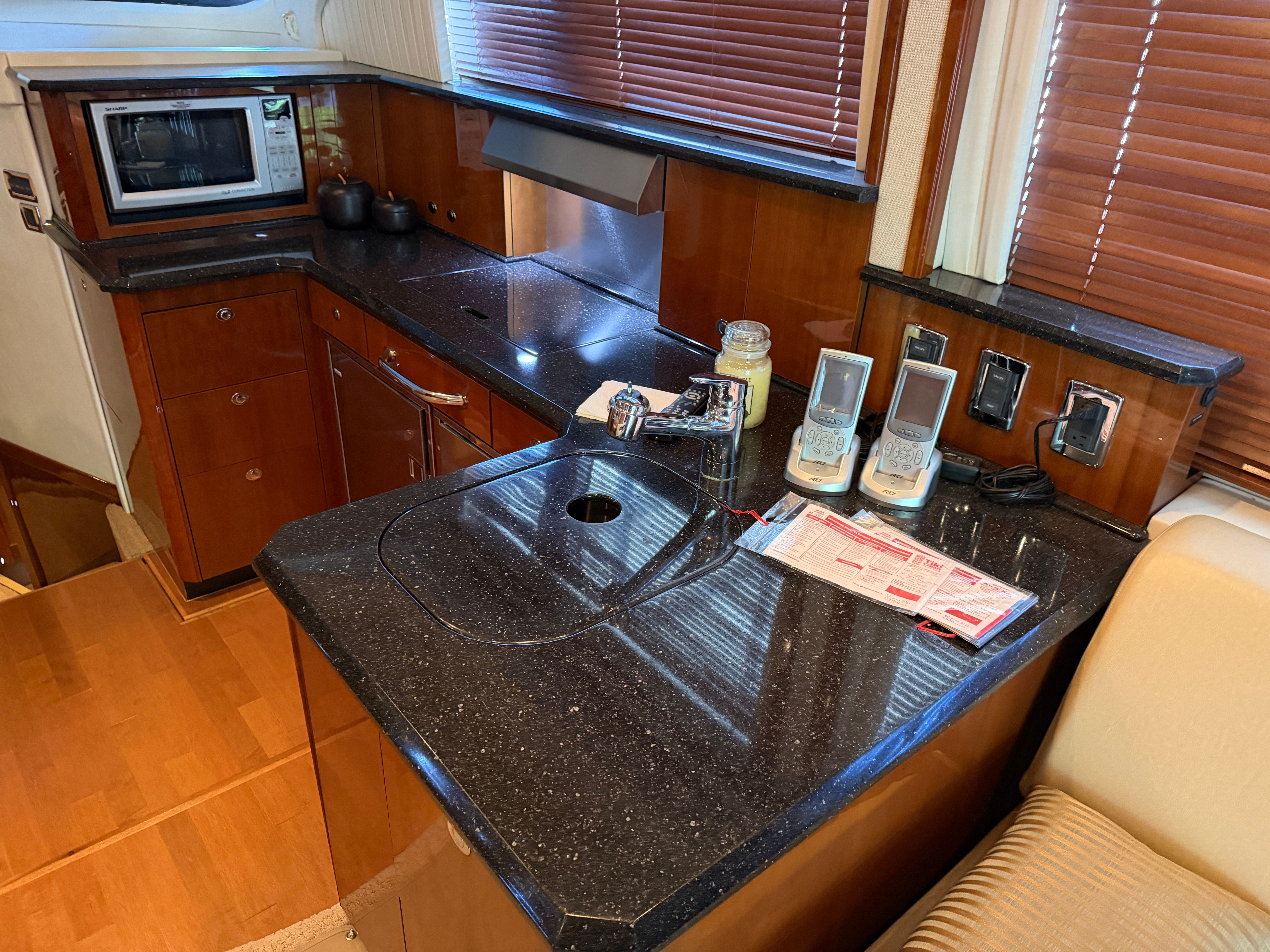 2009 Sea Ray 52 Sedan Bridge - 42