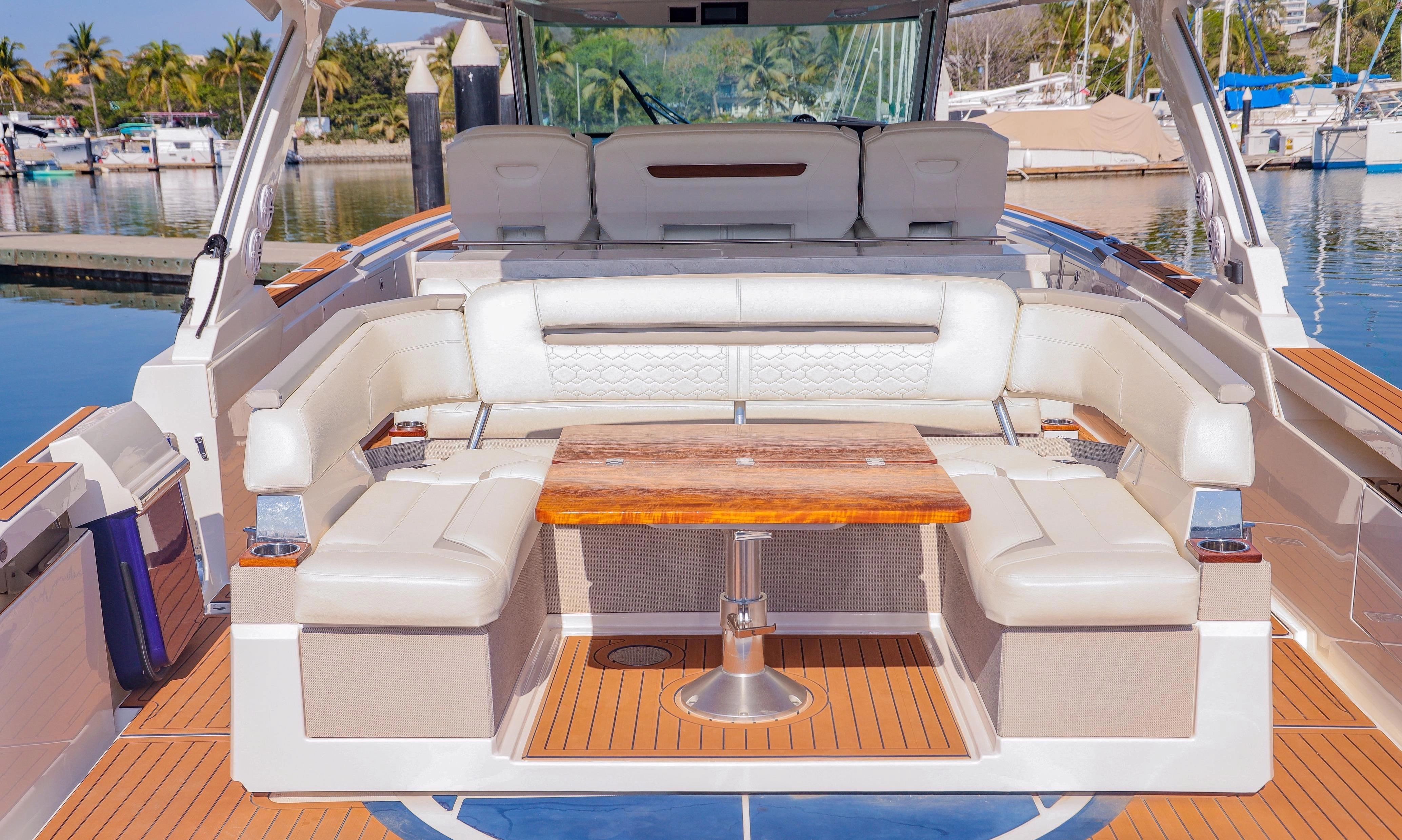 2022 Tiara Yachts 43 LS - 23