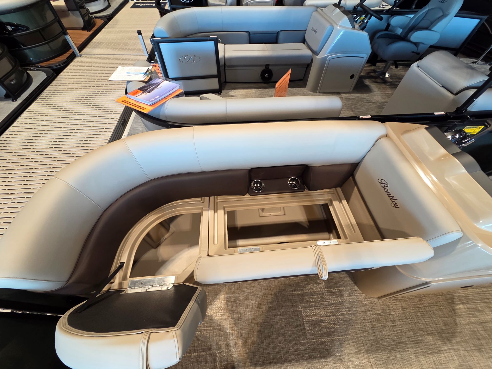 2026 Bentley Pontoons LE 200 CW - 7