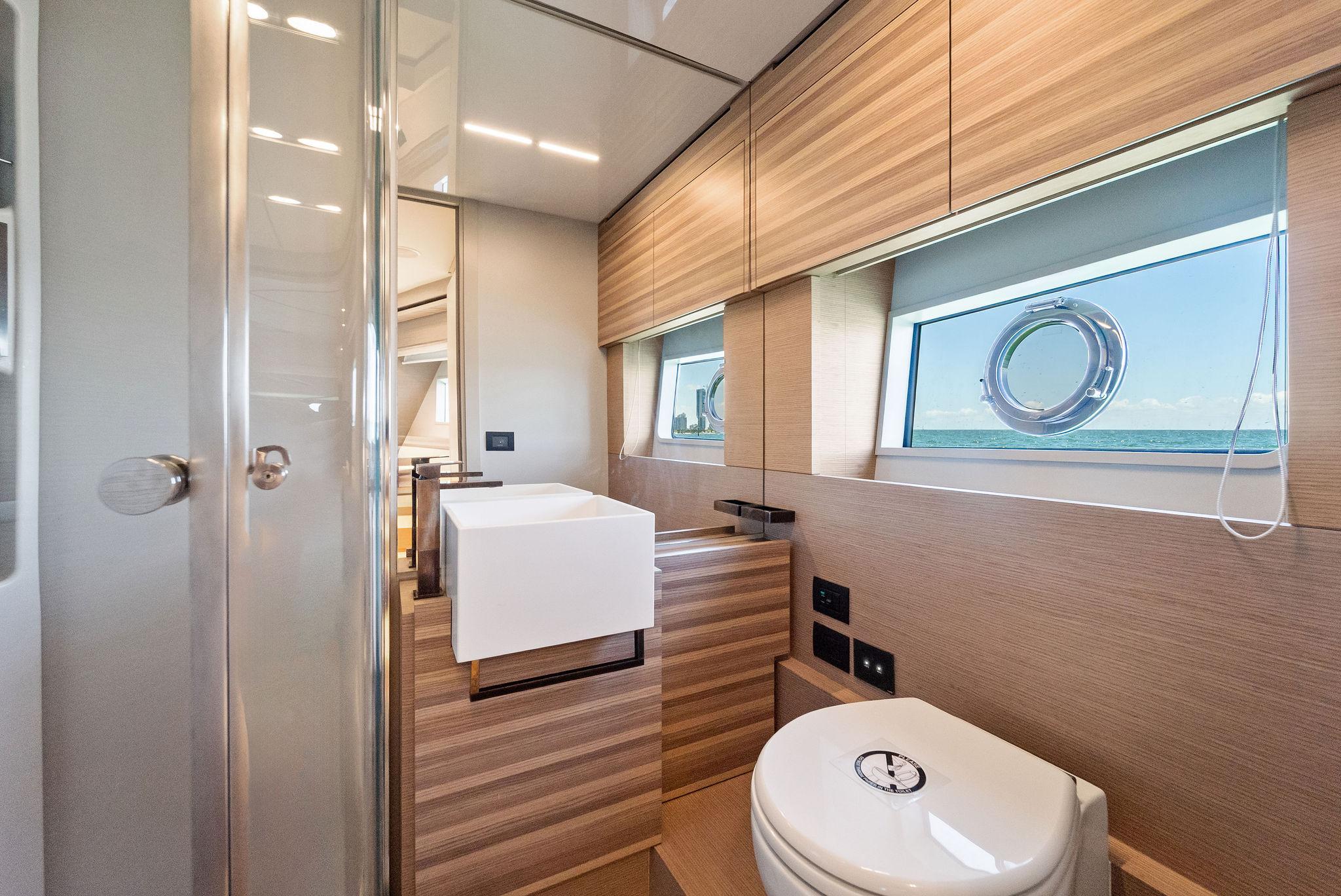 2023 Ferretti Yachts 670 - 70