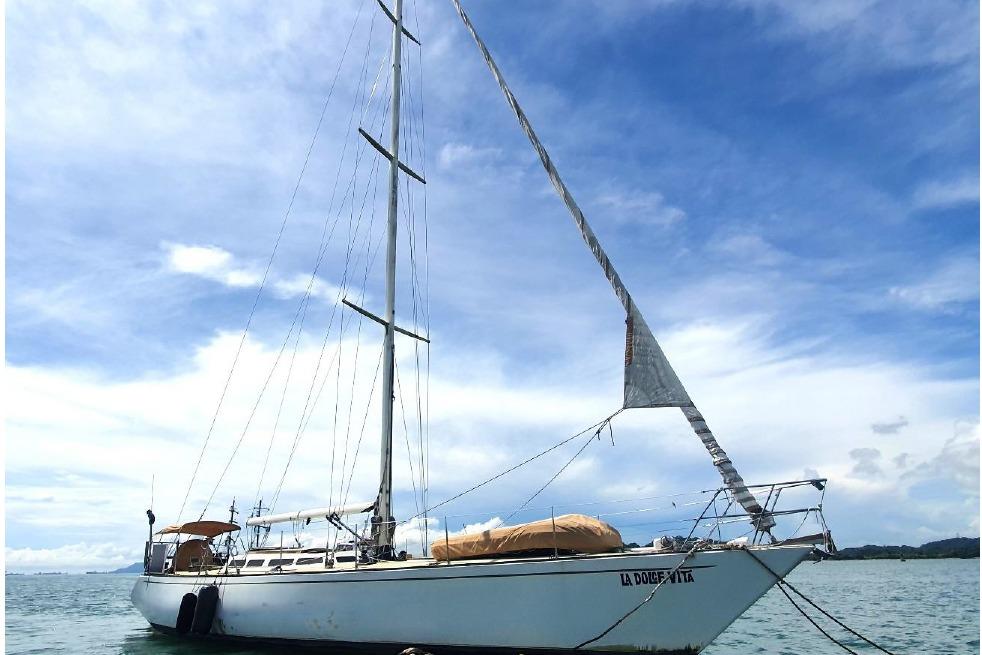 1985 Holman 55
