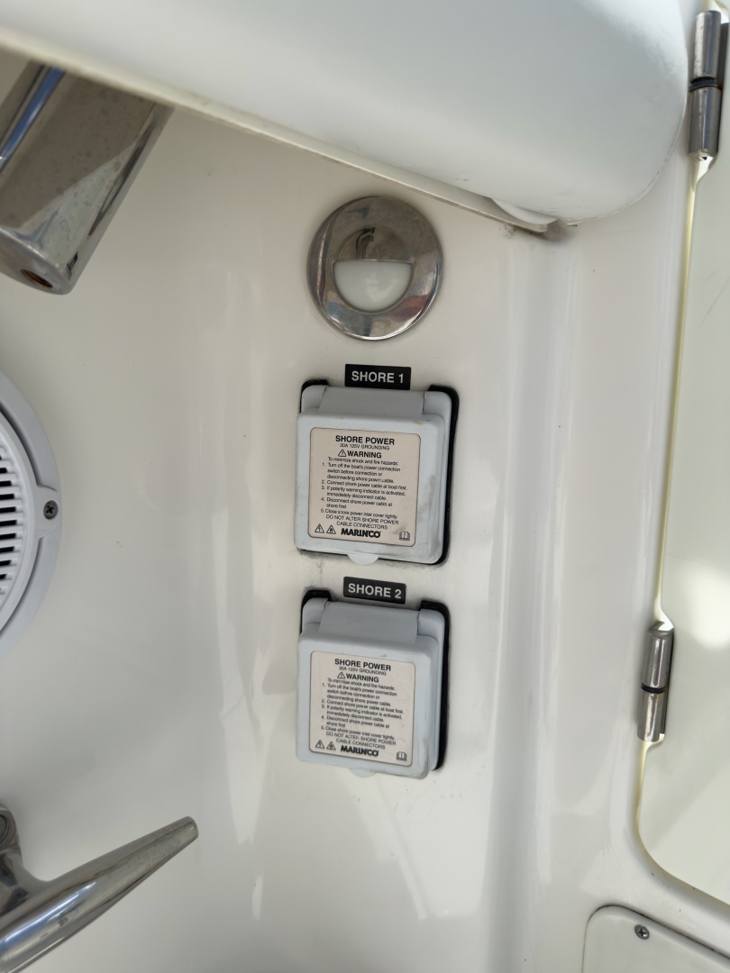 2016 Boston Whaler 350 Outrage - Image 91