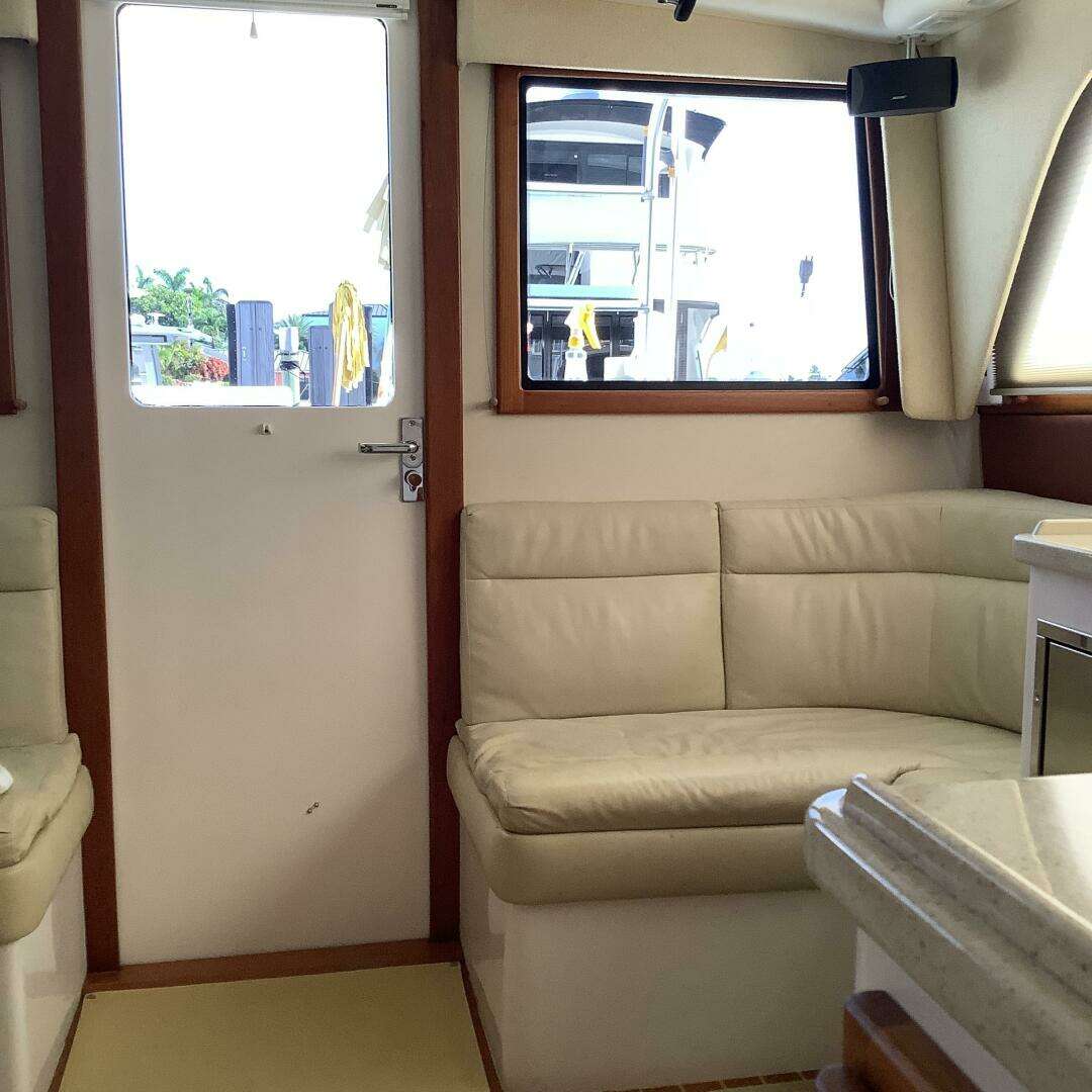 2006 Cabo 35 Flybridge Sportfish - Image 15