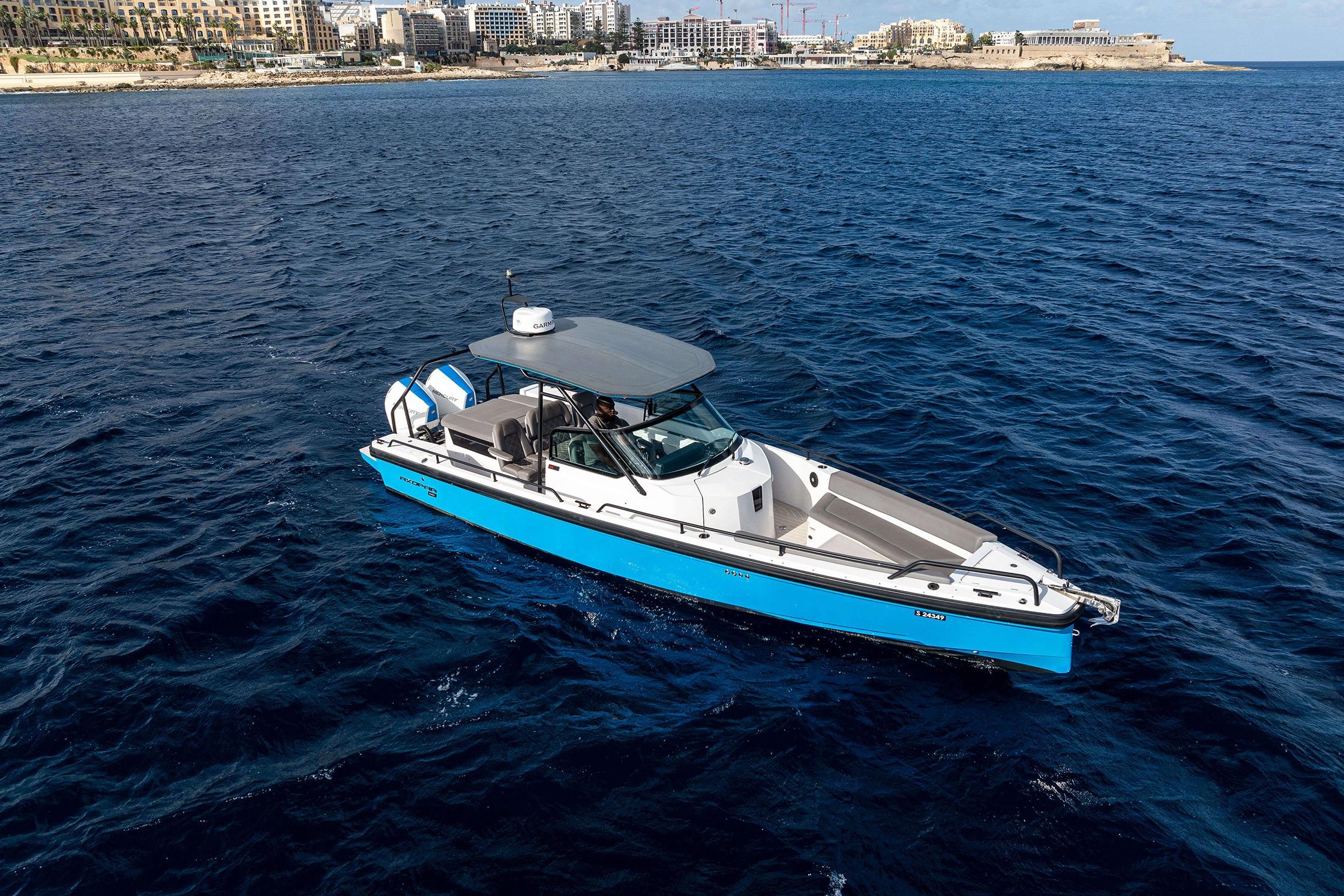 2019 Axopar 28 T-Top