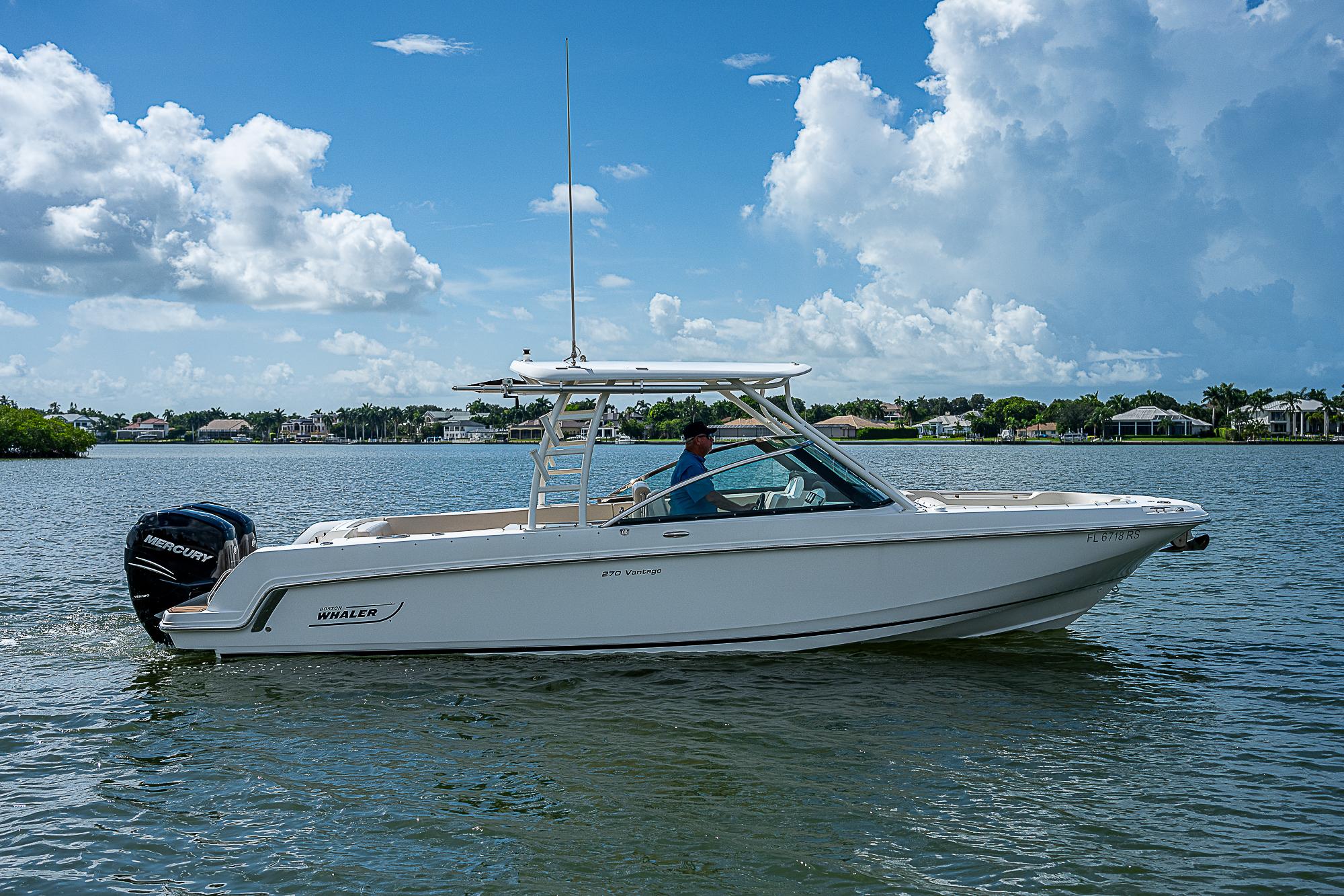 2018 Boston Whaler 270 Vantage