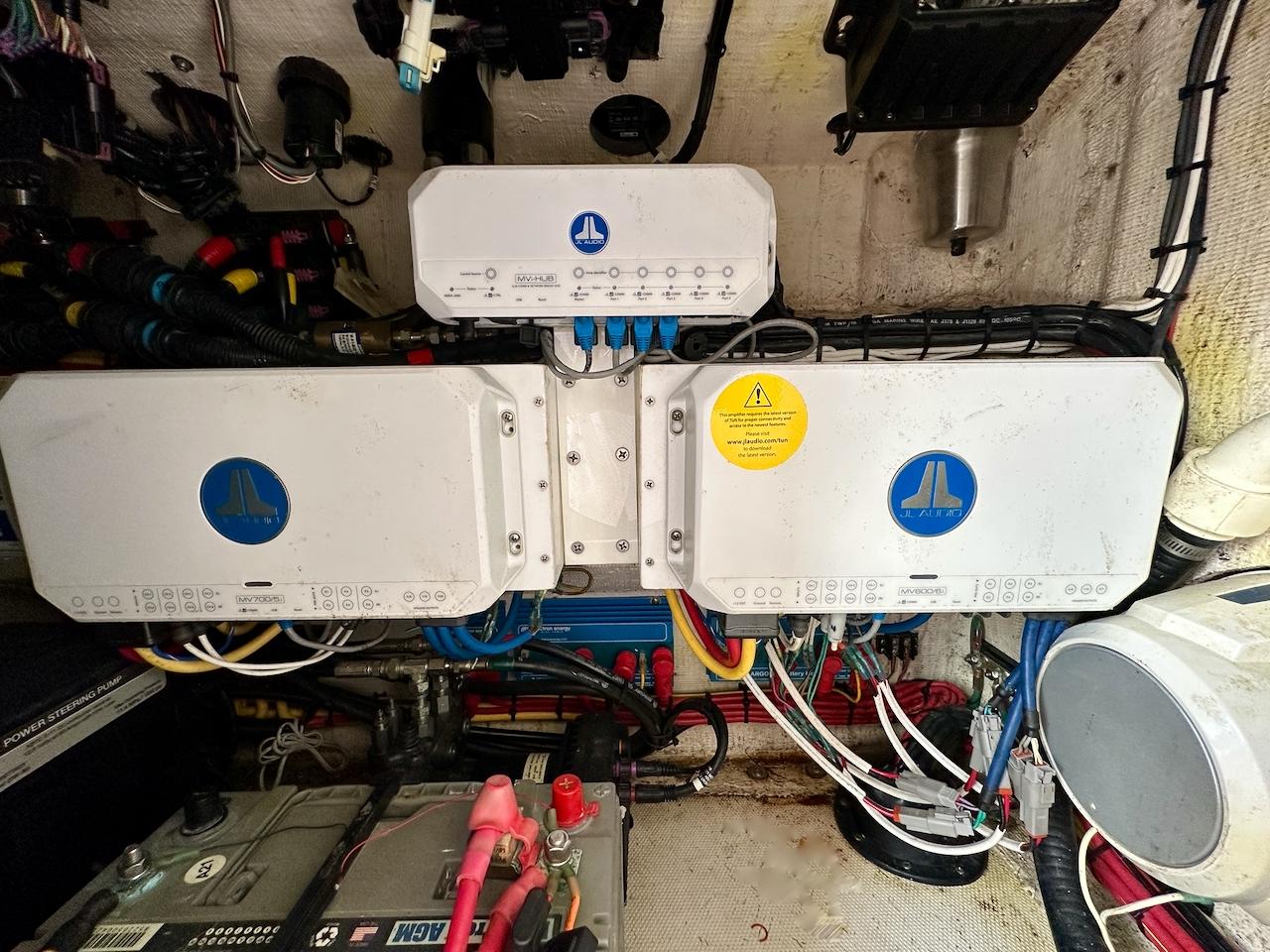 Electrical system setup in a 2021 Streamline 35CC boat, featuring JL Audio components.