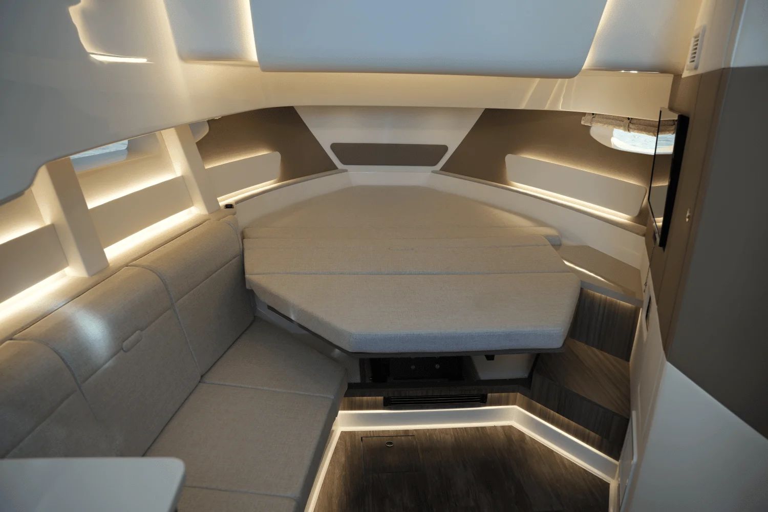 2025 Sea Ray Sundancer 370 - 36