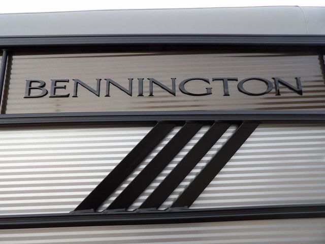 2026 Bennington M L-Bench 22 ML - 52