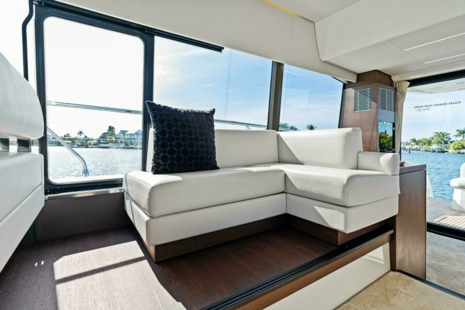 2020 Prestige 520 Flybridge - Image 13