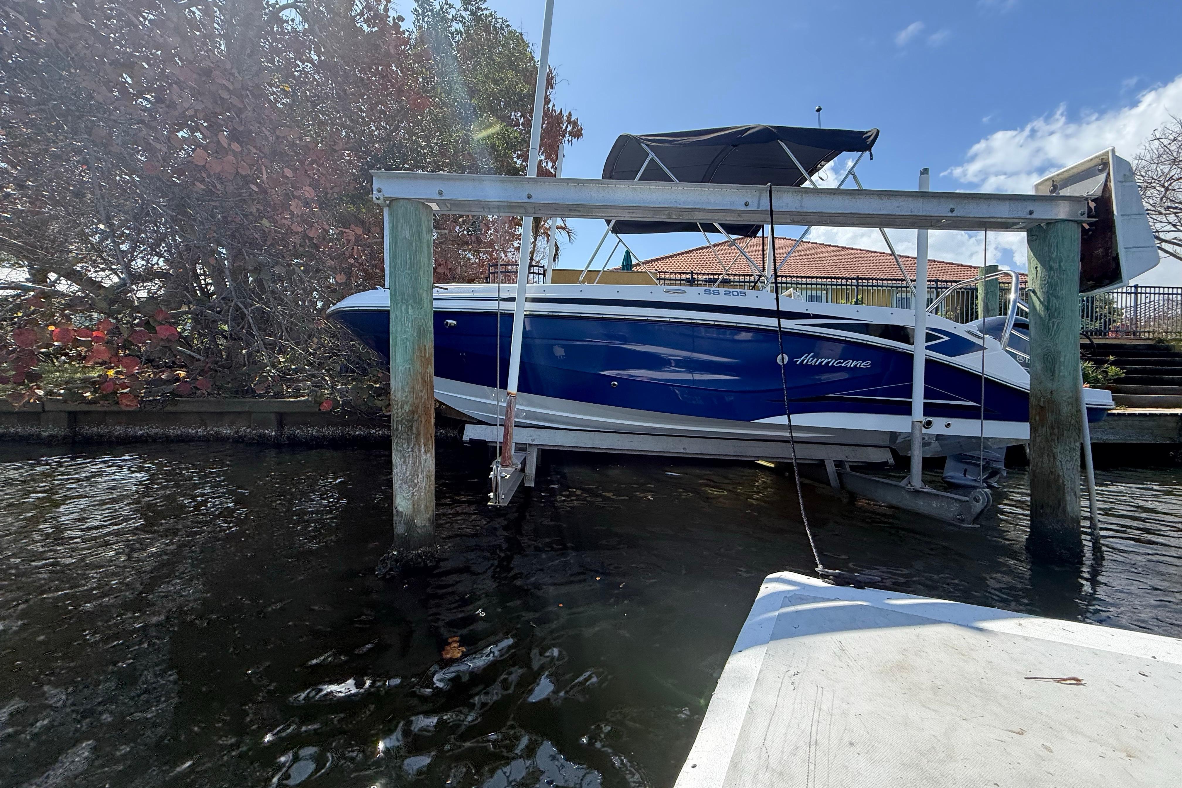 2023 Hurricane SunDeck Sport 205 OB
