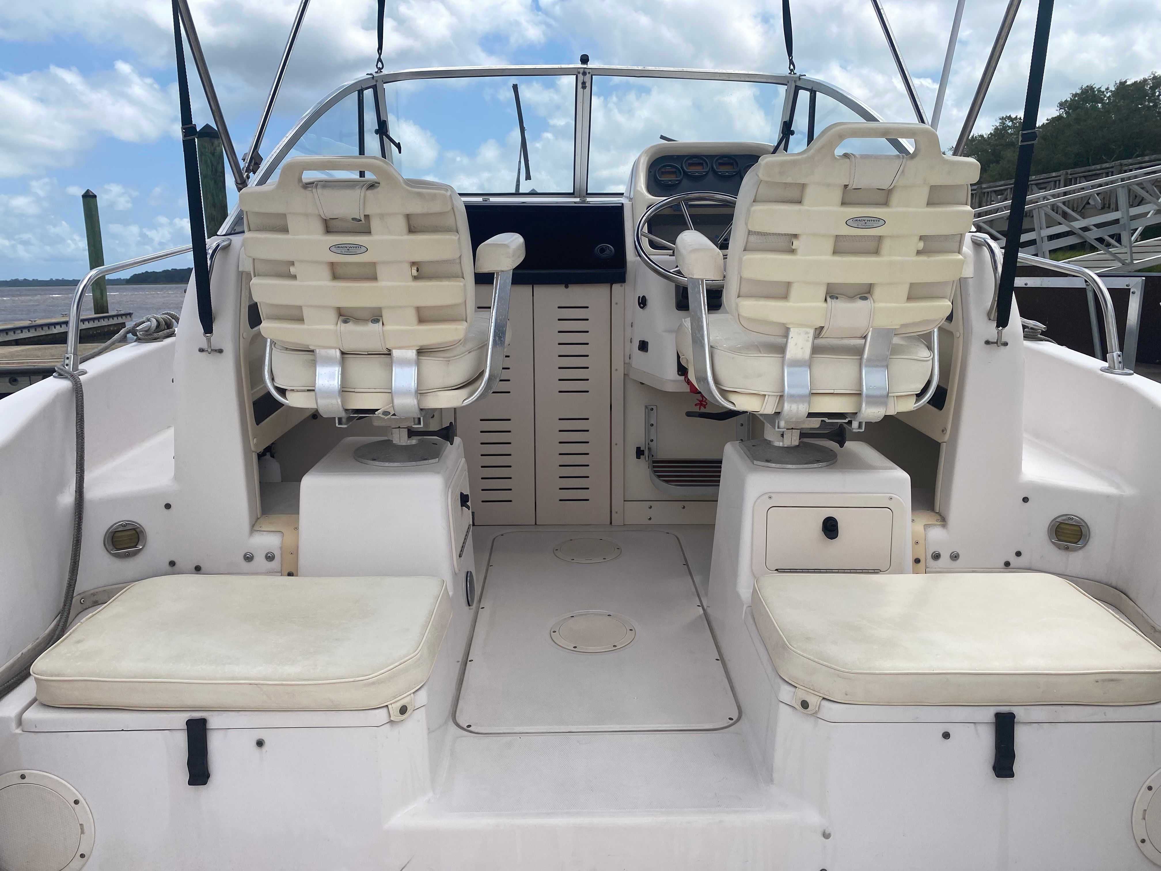 2002 Grady-White Voyager 248 - 8