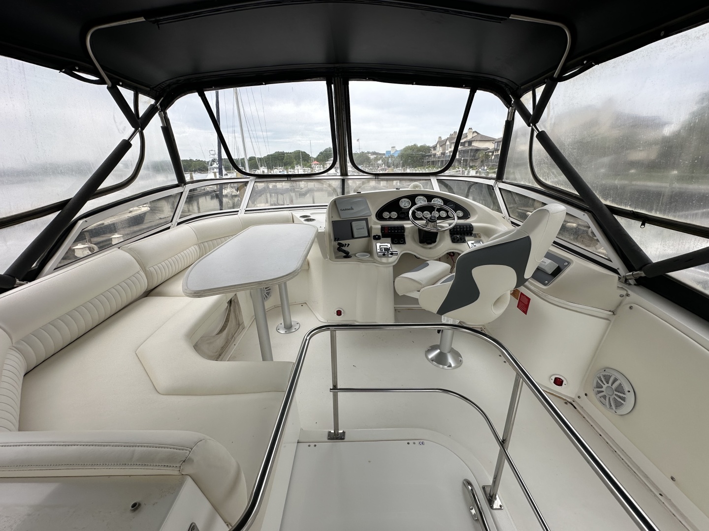 1998 Cruisers Yachts 3650 Aft Cabin - Image 19