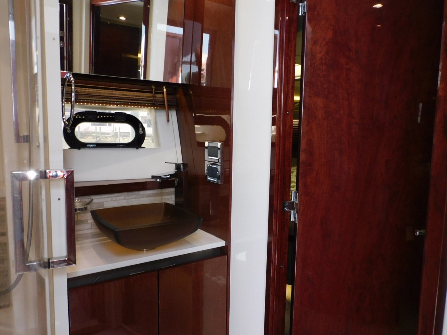 2019 Sea Ray 550L - Image 46
