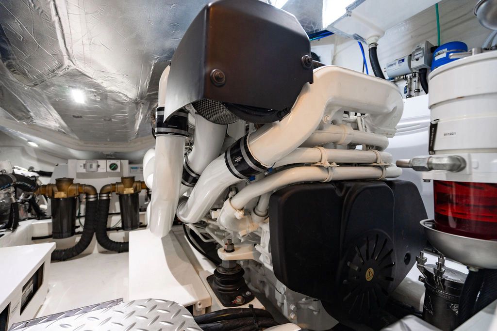 2022 Riviera 6000 Sport Yacht Platinum Edition - 55